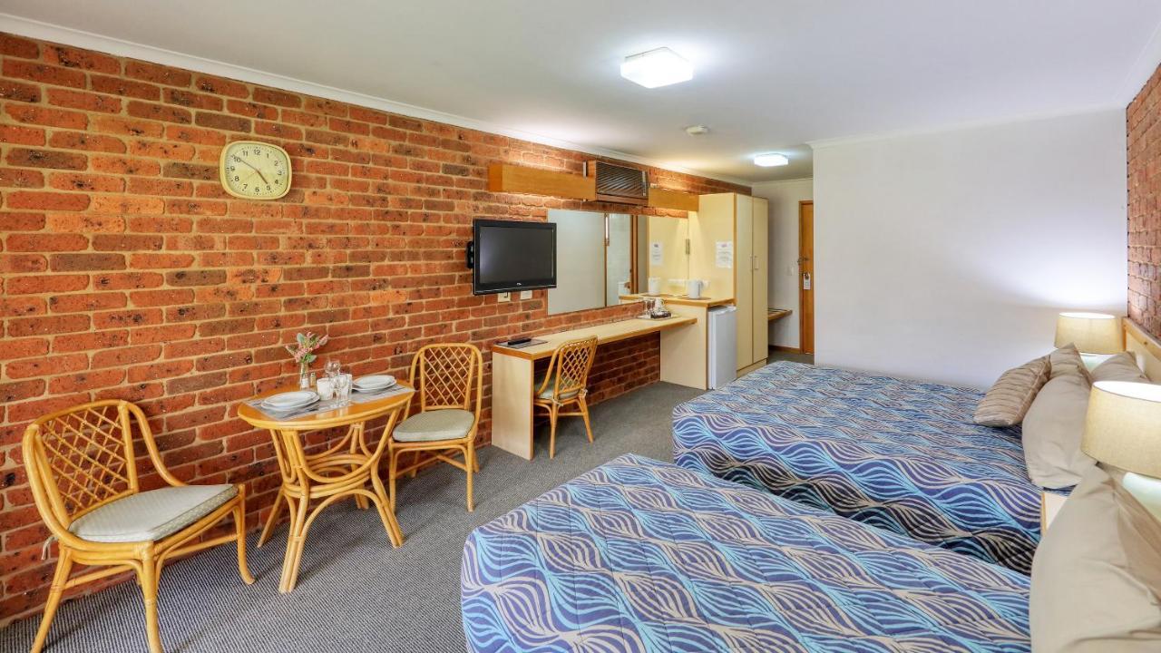 Tooleybuc Club Motor Inn Ngoại thất bức ảnh