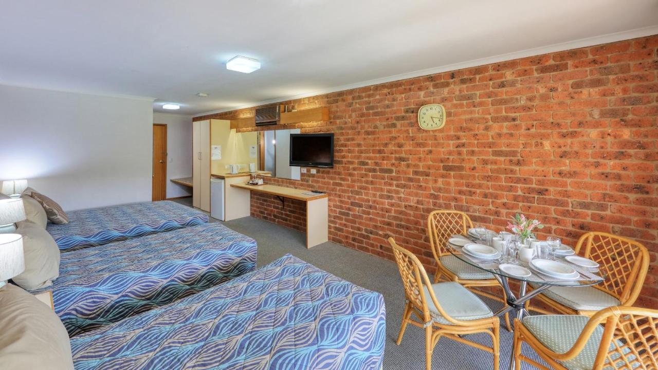 Tooleybuc Club Motor Inn Ngoại thất bức ảnh