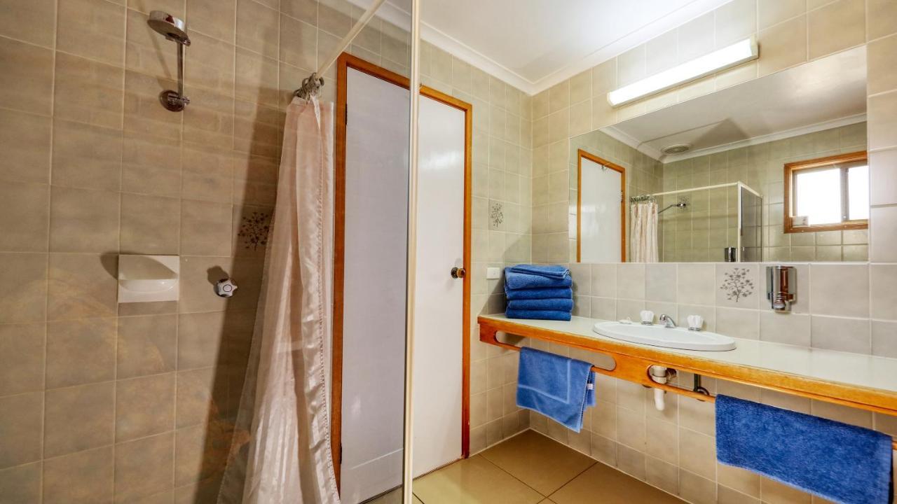 Tooleybuc Club Motor Inn Ngoại thất bức ảnh